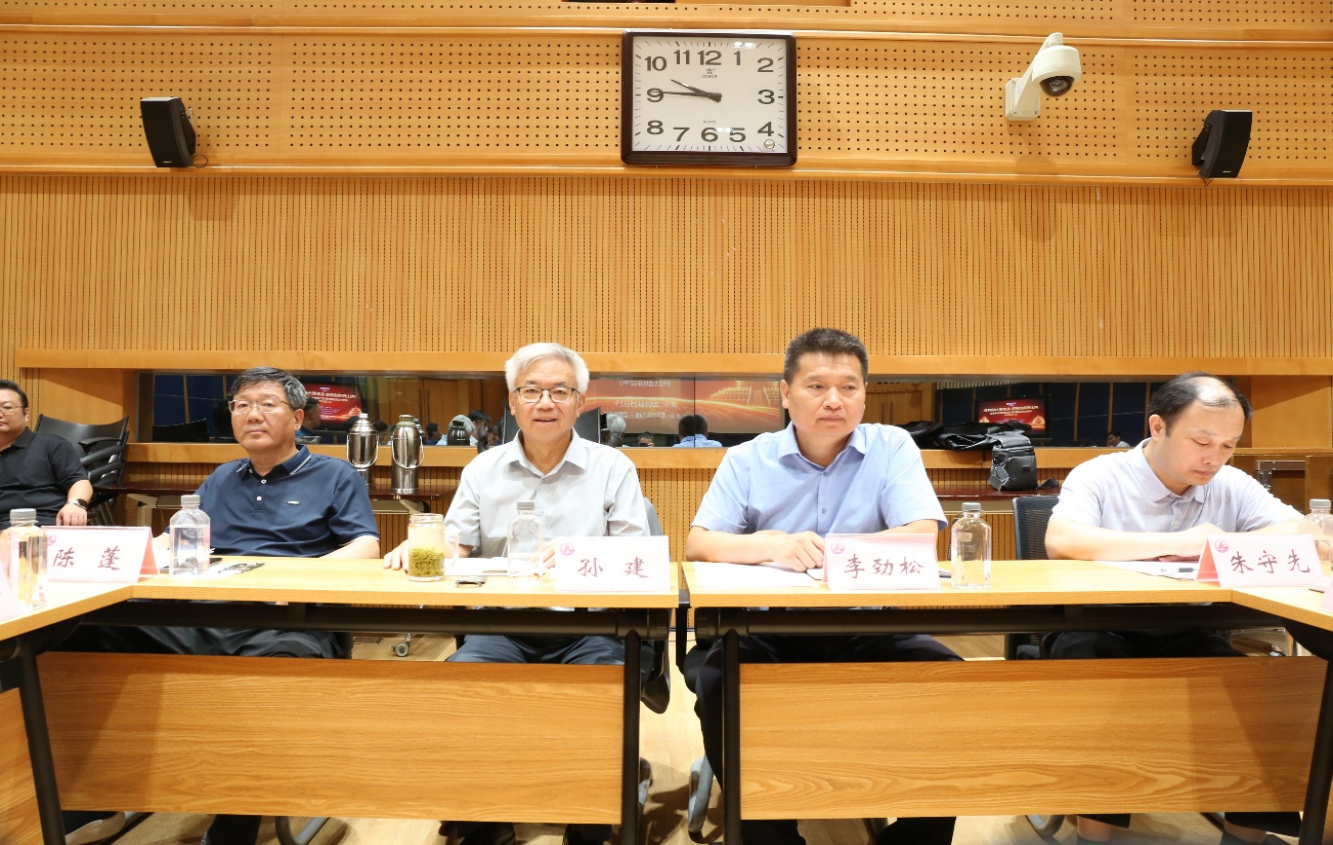 “生态徽品”阜南生态梨品牌亮相“中华老字号·百味聚新华”活动